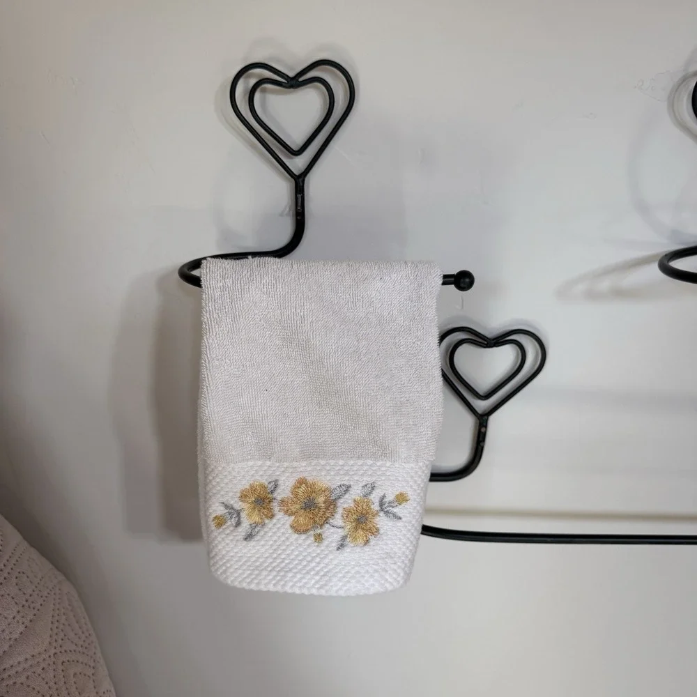 Vintage Towel‎ Bar Hand Towel Rack Metal Hearts Wall Hang Mounted Set Of 4